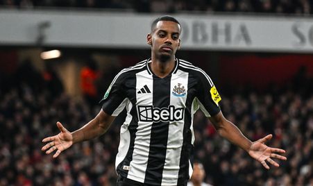 她更多地利 她更多地利